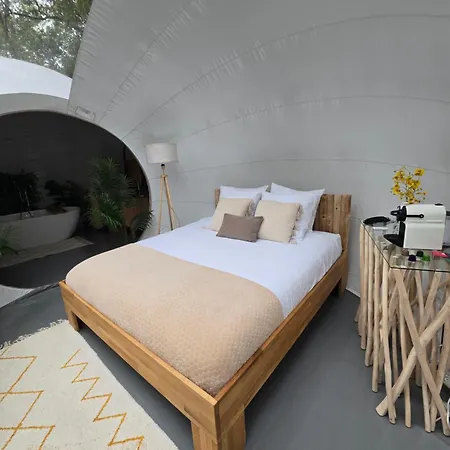 Luxe tent La Bulle Perchee De Chantilly *