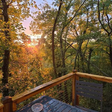 Luxe tent La Bulle Perchee De Chantilly *