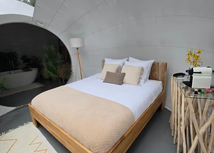 Luxury tent La Bulle Perchee De Chantilly *