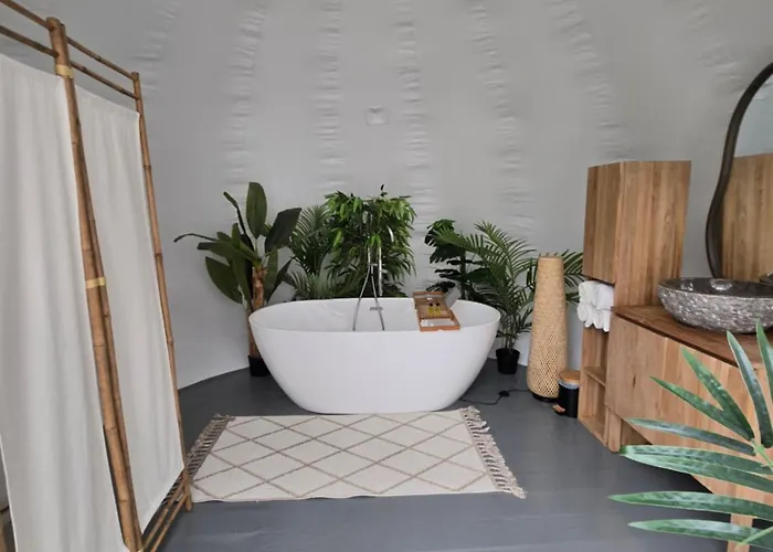 La Bulle Perchee De Chantilly Luxury tent