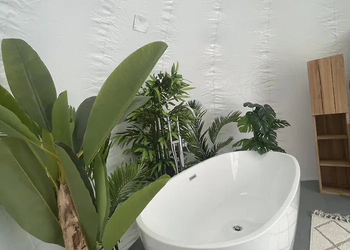 Luxury tent La Bulle Perchee De Chantilly *