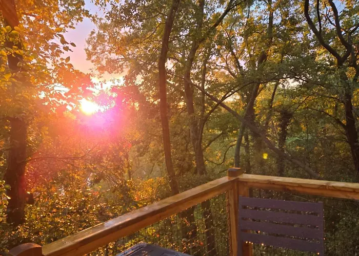 Luxury tent La Bulle Perchee De Chantilly